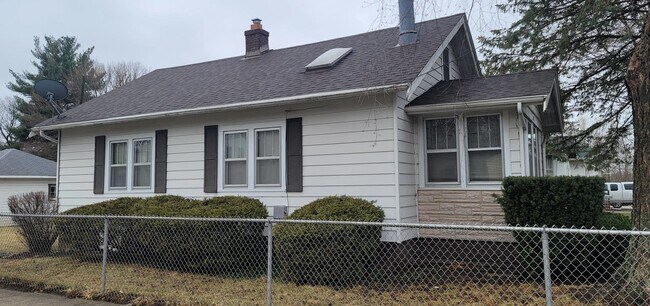 Building Photo - 2023 15th Ave