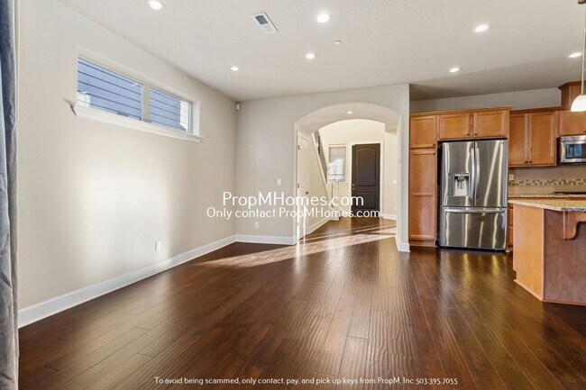 Foto del edificio - Gorgeous Three Bedroom Plus Den/Office In ...