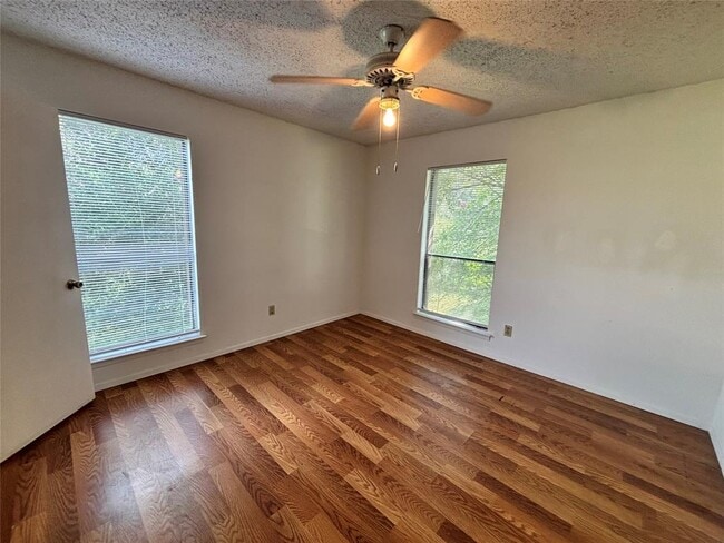Building Photo - 249 Craddock Ave