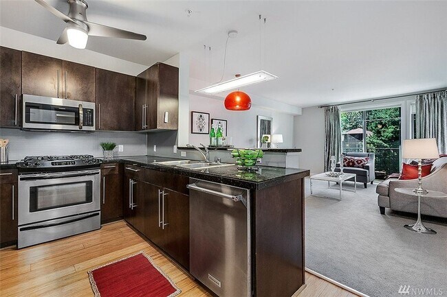 Foto del edificio - 124 Bellevue Ave E