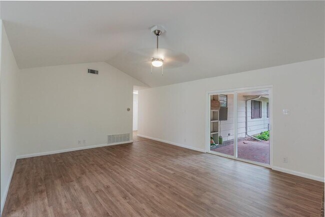 Building Photo - 9001 Lodge Ct