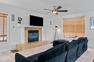 Building Photo - 2829 Via Florentine St