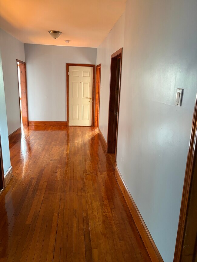 Foto del edificio - 187 Glenway St