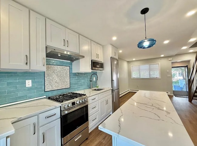 Building Photo - 90 Hickory Ave