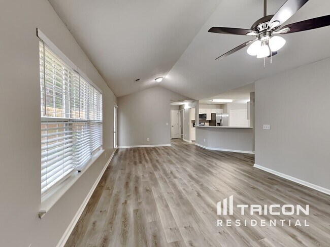Building Photo - 2767 Lake Park Ridge W