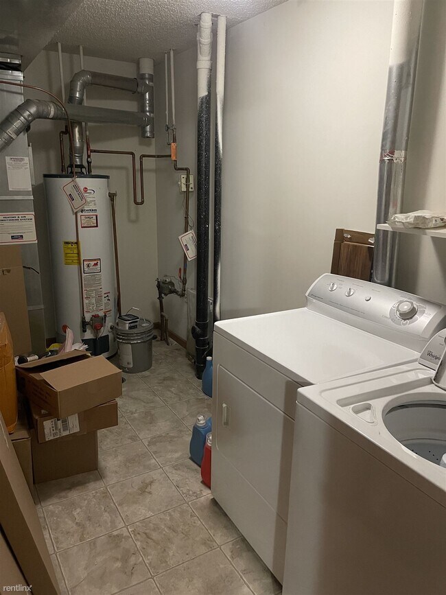 Foto del edificio - 2 br, 1.5 bath Townhome - 6824 Pine Crest ...