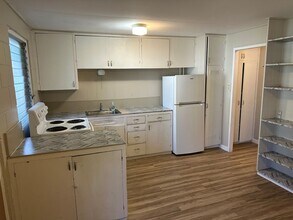 Building Photo - 15 ?Iliahi St