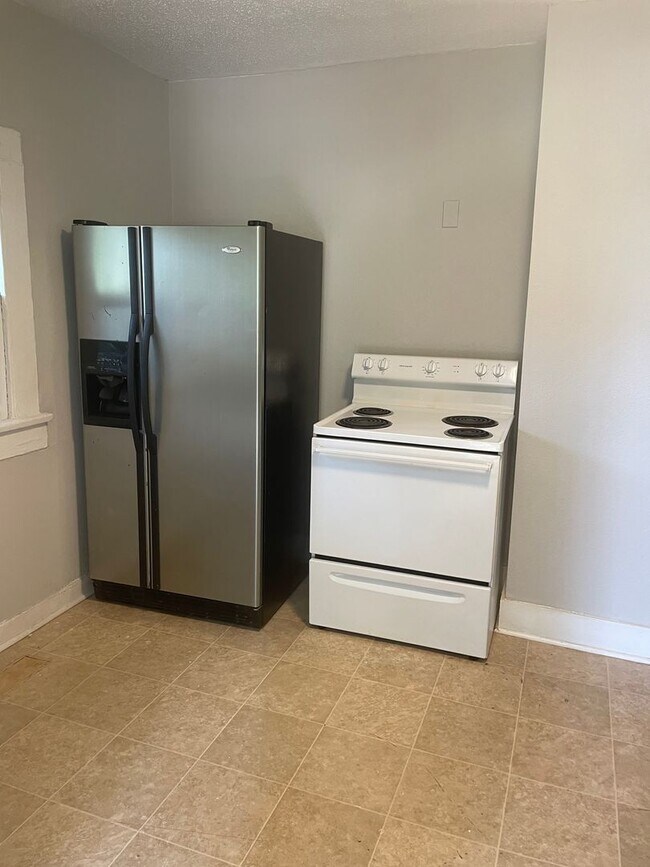 Foto del edificio - Knoxville 37914 - 2 Bedroom, 1 Bath Home -...