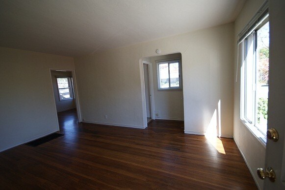 Building Photo - 5951 Racine St