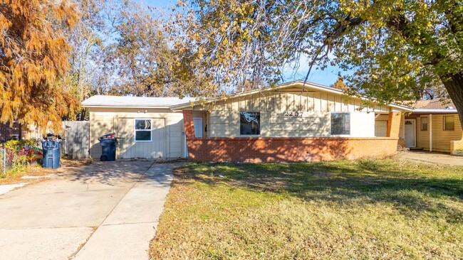 Building Photo - Cute 4 bedroom House