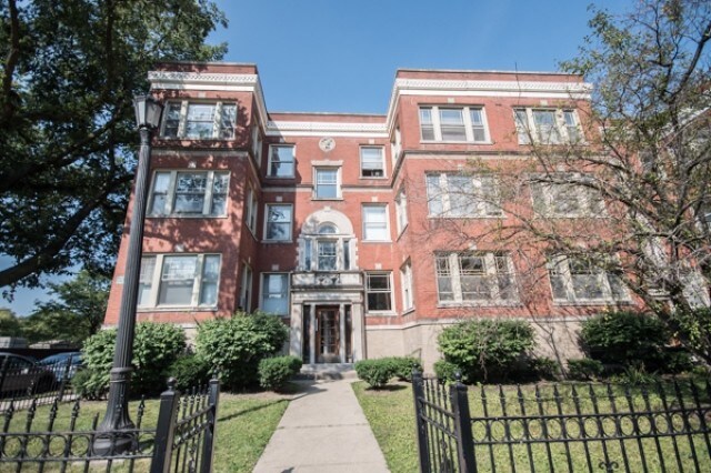 Primary Photo - 1200 W Montrose Ave