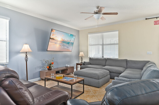 Building Photo - 1496 Moon Valley Dr