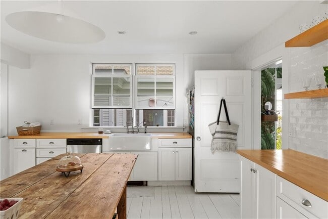 Building Photo - 729 Bellevue Ave