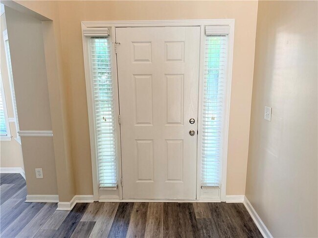 Foto del edificio - 1210 Skylar Ridge Cir