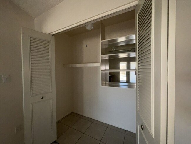 Building Photo - SINGLE LEVEL 3 BEDROOM 2 BATH 2 CAR GARAGE 1750 SQ FT HOME DOBSON RANCH