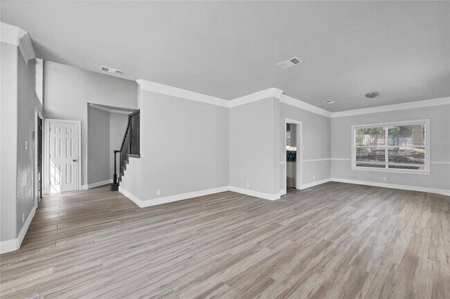 Foto del edificio - 331 Hurst Creek Rd