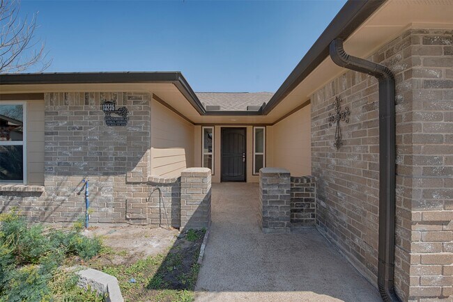 Foto del edificio - 13235 Rampchester Ln