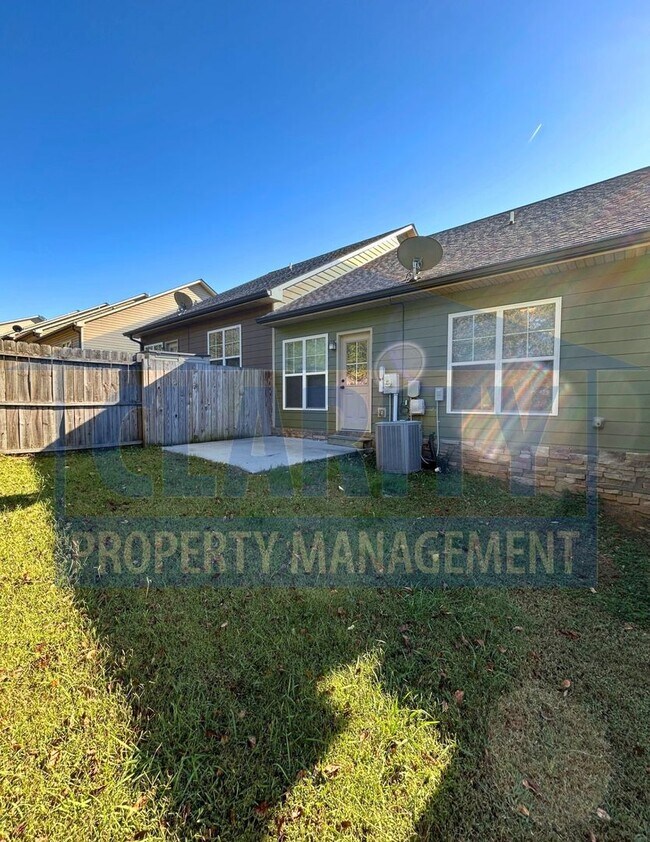 Foto del edificio - Single-level two bedroom townhome!