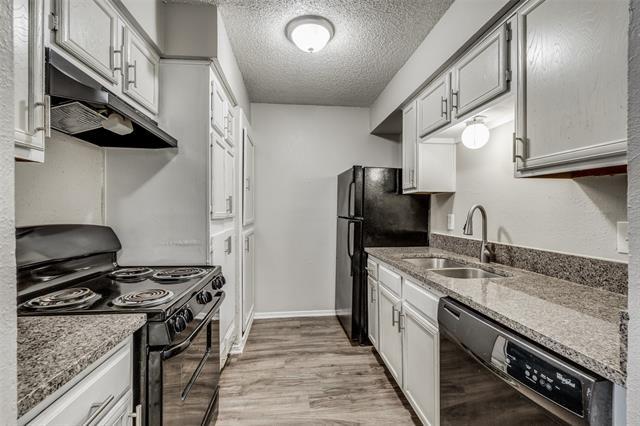 Foto del edificio - 9696 Walnut St