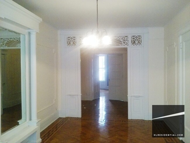 Building Photo - 461 15th St