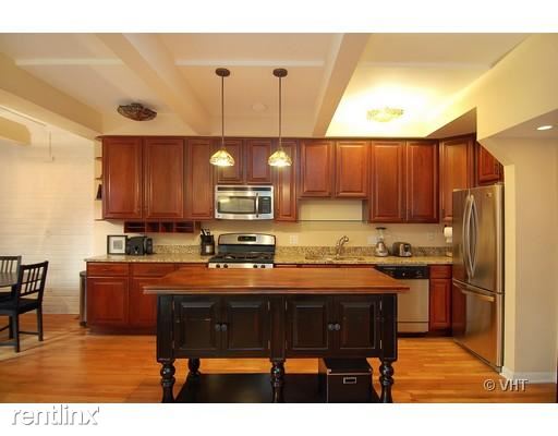 Building Photo - 646 W Belden Ave