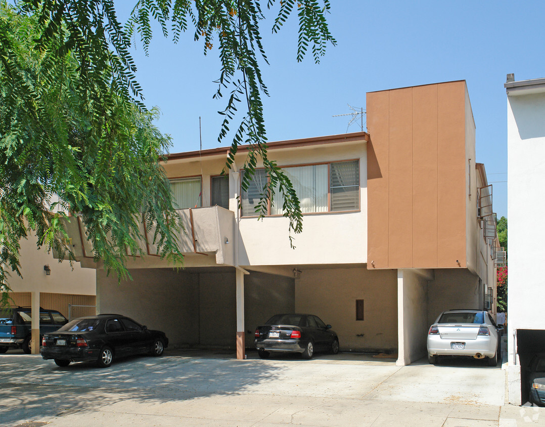 Primary Photo - 557 N Flores St