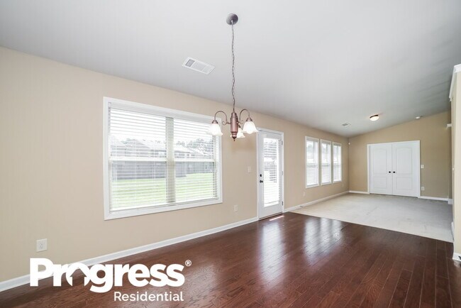 Building Photo - 3213 Sag Harbor Ct NE