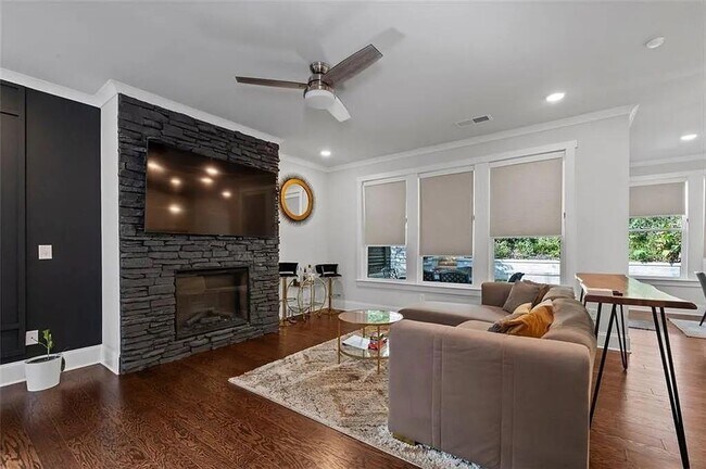 Foto del edificio - 813 Coleman St SW