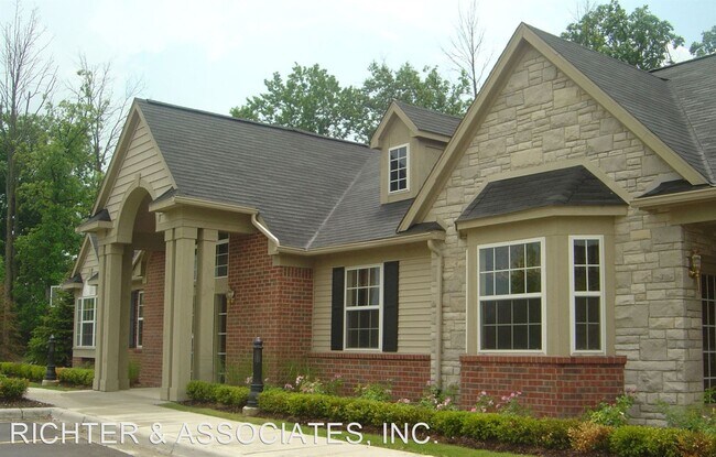 Building Photo - 2 br, 2.5 bath House - 4066 RADCLIFF - RAD4