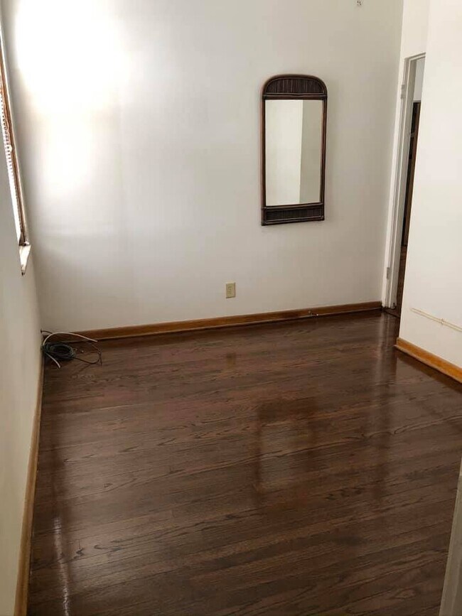 Foto del edificio - 4440 W Augusta Blvd