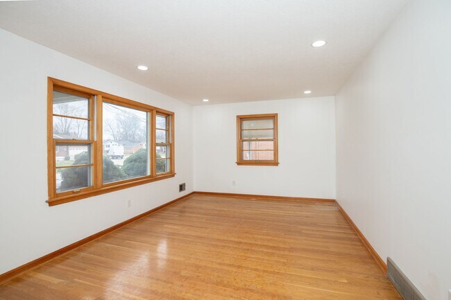 Foto del edificio - ? Remodeled Shivley 3 Bedroom, 1.5 Bathroom Home! ?