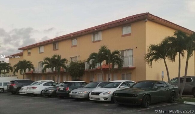 Foto del edificio - 1100 SW 104th Ct