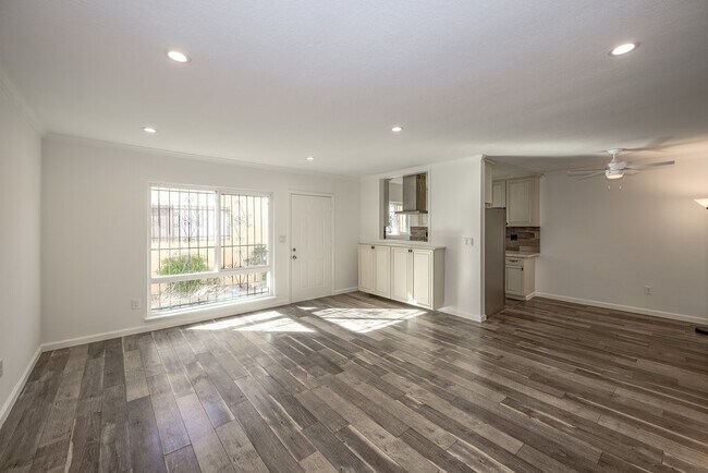 Foto del edificio - 7923 Agnes Ave