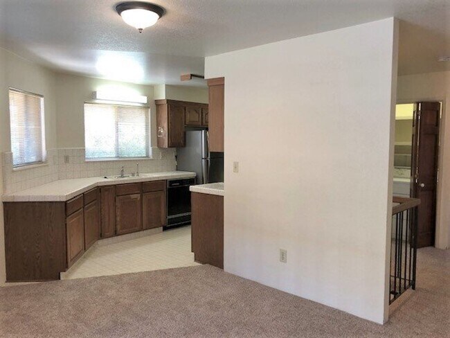 Foto del edificio - Downtown SLO 3 Bedroom / 2 Bath / 2 Car Garage