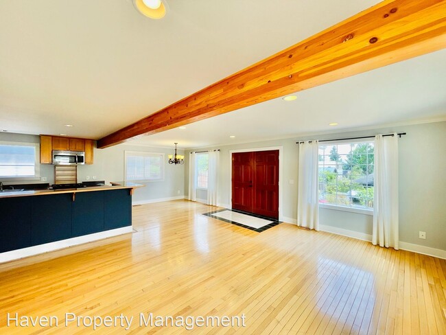 Foto del edificio - 5 br, 3.5 bath House - 7553 30th Ave SW