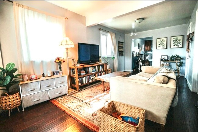 Foto del edificio - 11136 Redfern Ave