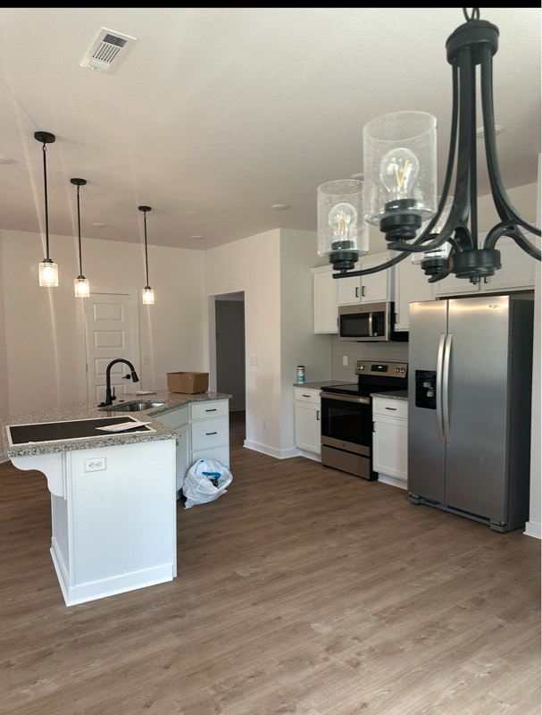 Building Photo - 3 Troon Ln