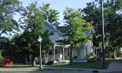 Primary Photo - 147 E 8th St