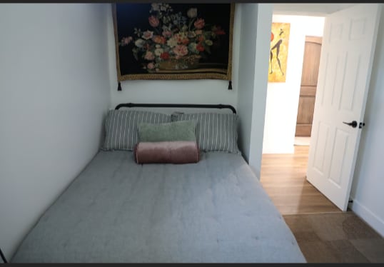 Foto del edificio - 3751 Hillcrest Dr