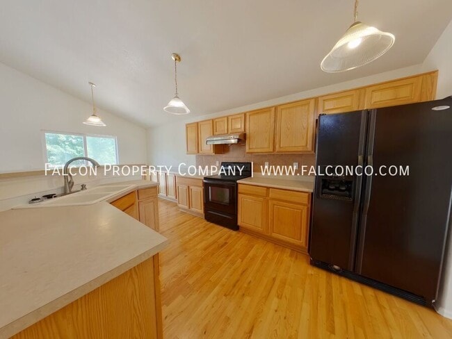 Building Photo - 6536 Graymont Dr