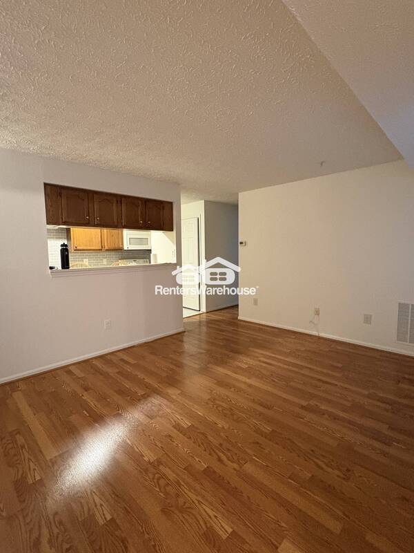 Foto del edificio - 904 Swallow Crest Ct