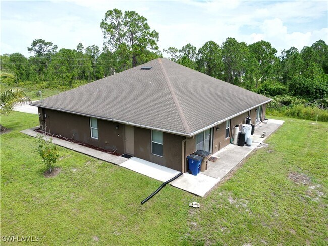 Building Photo - 739 Eisenhower Blvd