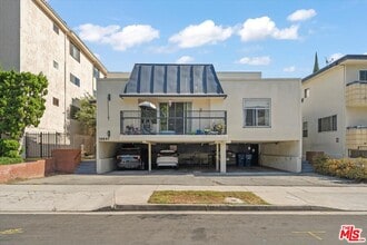Building Photo - 10657 Holman Ave
