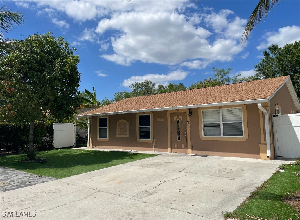 Foto principal - 12064 Sitterley St