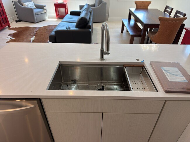 Foto del edificio - 5255 O'Donnell Ln