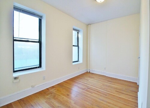 Building Photo - 45 Cornelia St