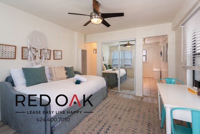 Building Photo - Luxurious, Furnished Studio with Private D...