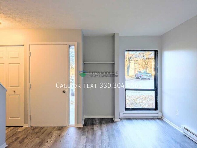 Foto del edificio - 311 Engadine Ct