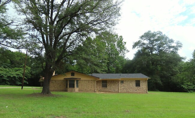 Foto del edificio - Country Living-City Close! 3 Bedroom, 2 Ba...