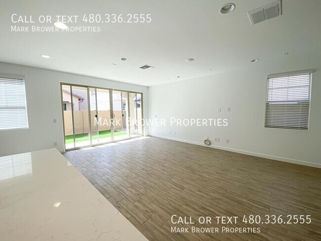 Building Photo - 9916 E Tiburon Ave